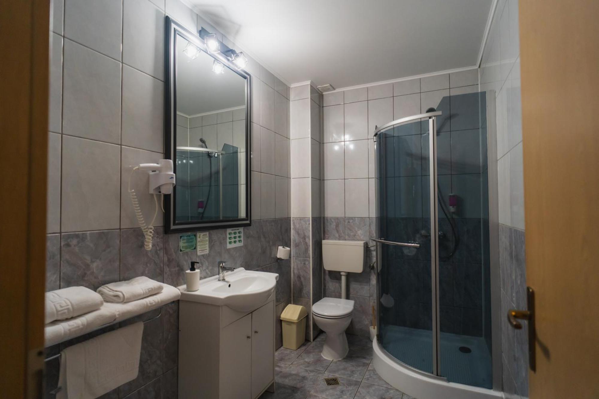 Hotel Dobsi Bázna Kültér fotó