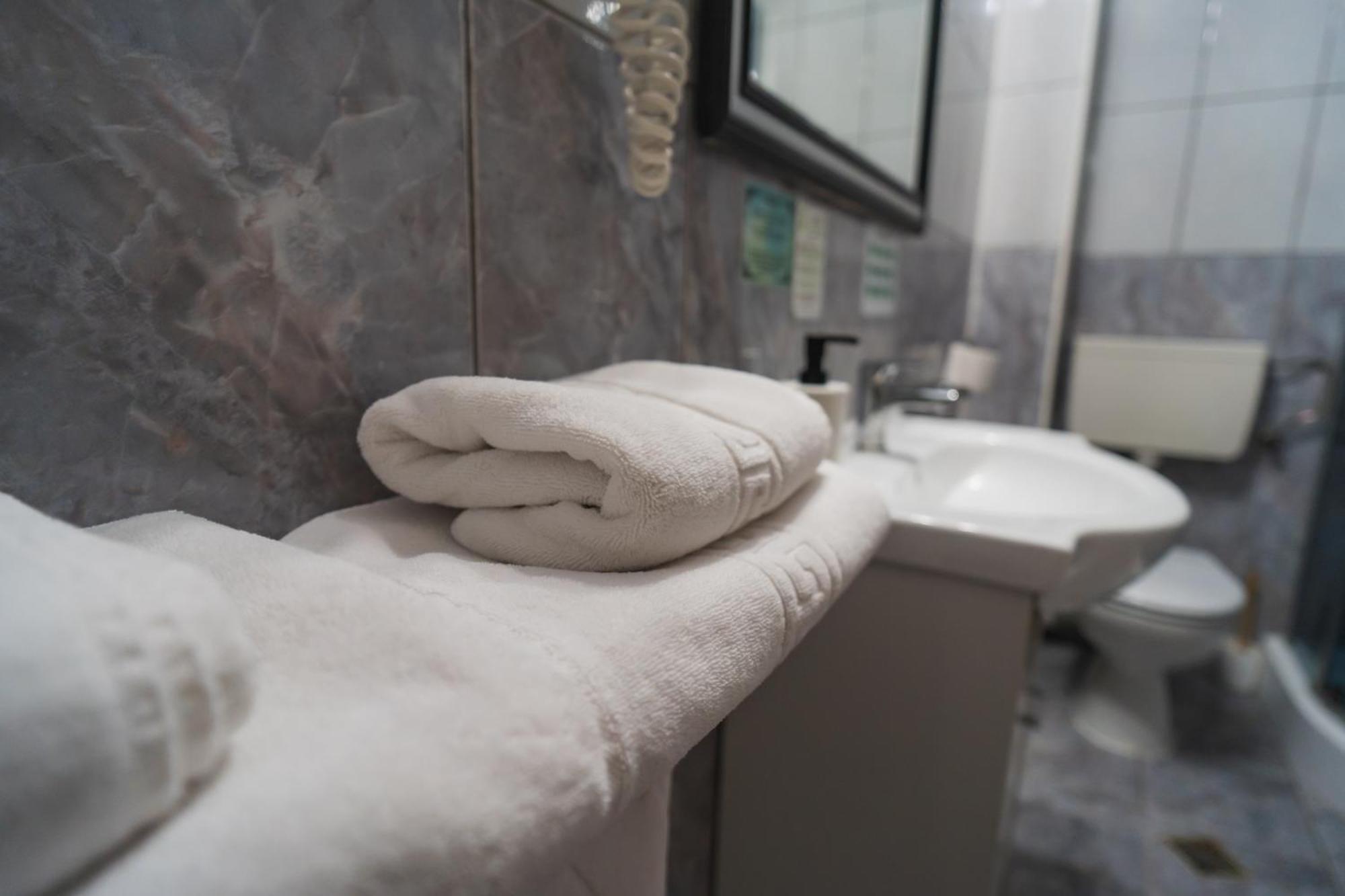 Hotel Dobsi Bázna Kültér fotó