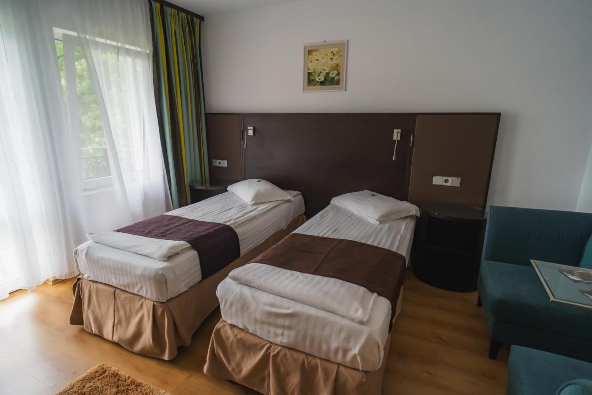 Hotel Dobsi Bázna Kültér fotó