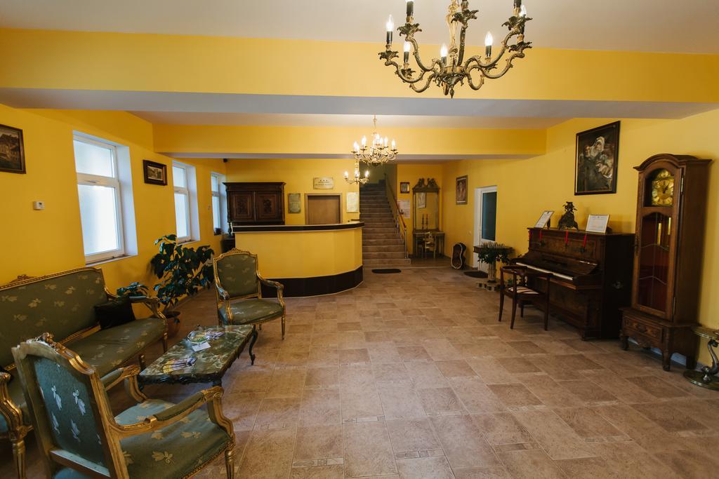 Hotel Dobsi Bázna Kültér fotó